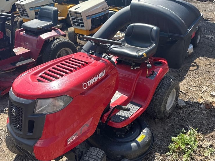troy-bilt-bronco-image-1