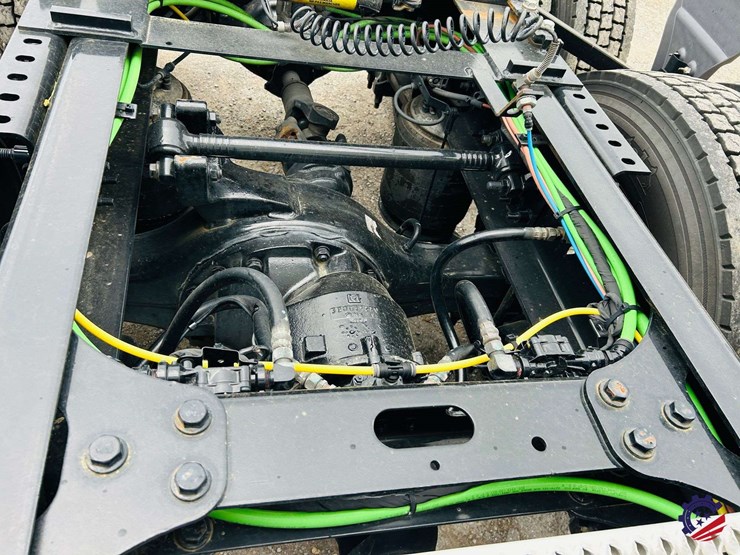 2024-international-lt62f-t/a-truck-tractor-image-51