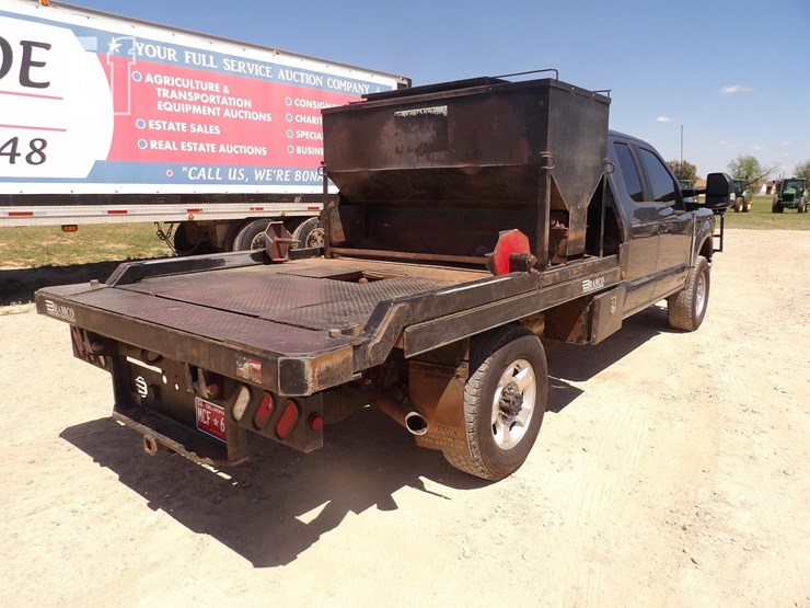 2023-ford-f350-image-8