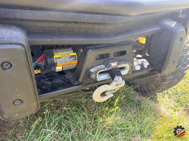 2024-john-deere-gator-xuv-835r-image-14