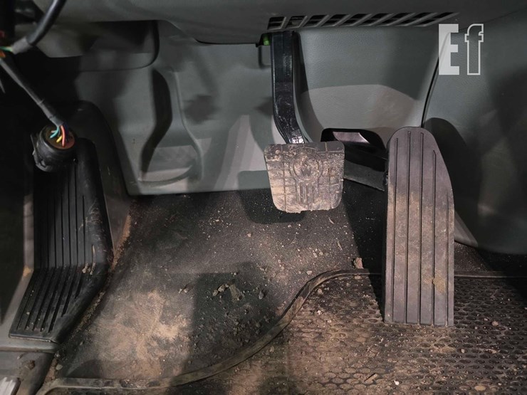 2016-kenworth-t880-image-11