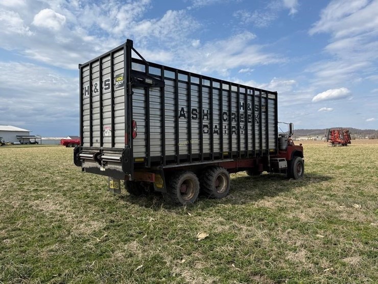 1991-mack-dm690s-image-6