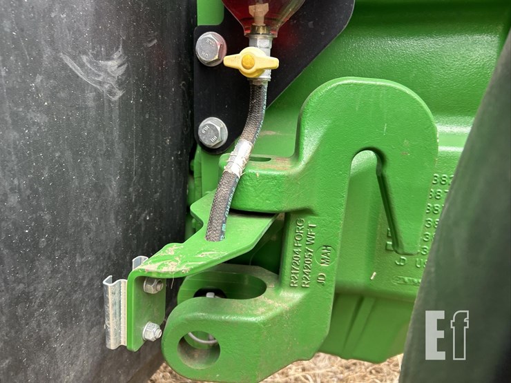 2014-john-deere-8320r-image-26