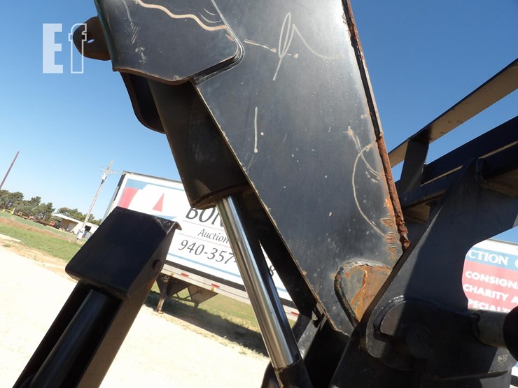 2017-sky-trak-10042-image-27