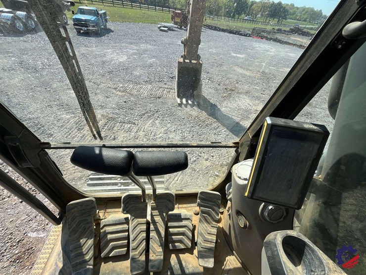 2017-volvo-ec300el-image-86