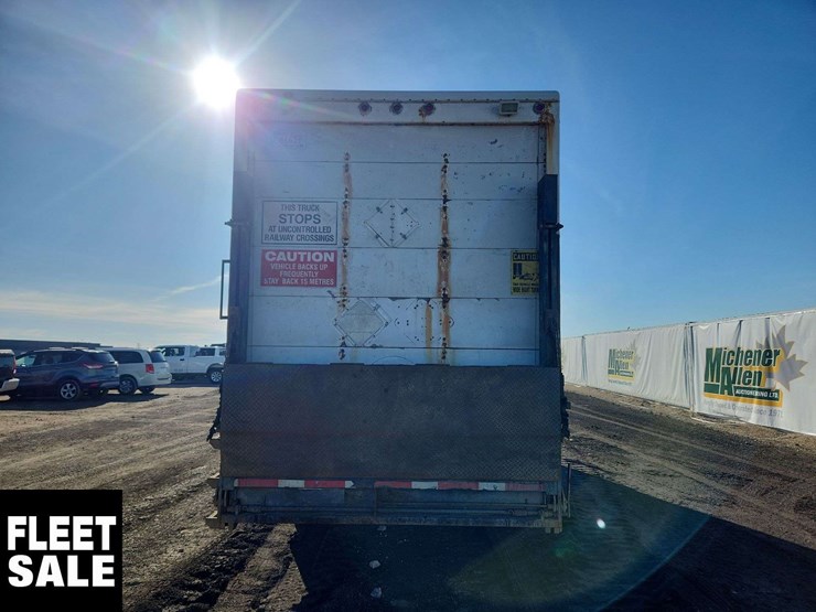 2005-peterbilt-385-image-4