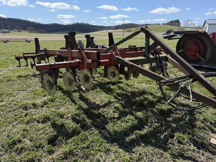 brillion-soil-commander-7-shank-deep-ripper-image-4