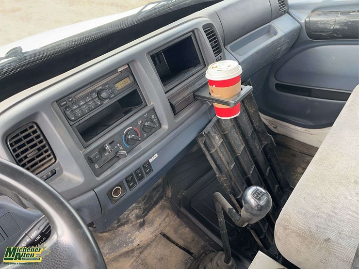 2008-hino-308-image-17