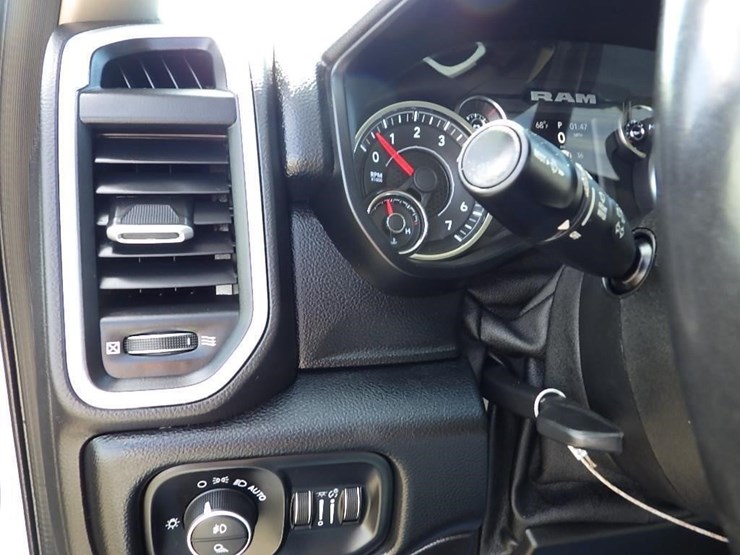 2019-dodge-1500-image-31