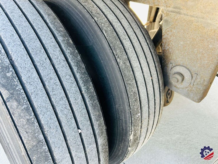 2013-hyundai-translead-image-24