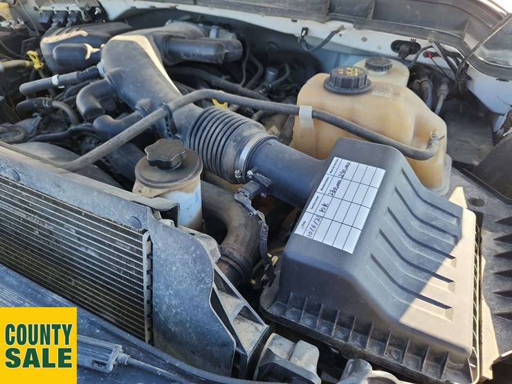 2013-ford-f550-image-26