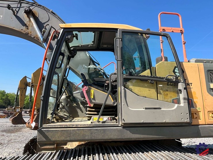 2017-volvo-ec300el-image-75