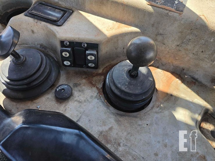 2006-caterpillar-d6r-iii-image-19