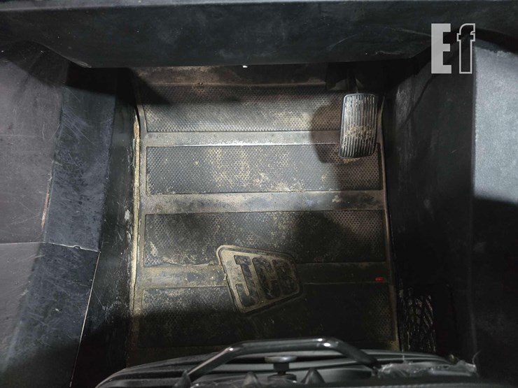 2021-jcb-3ts-8t-image-14