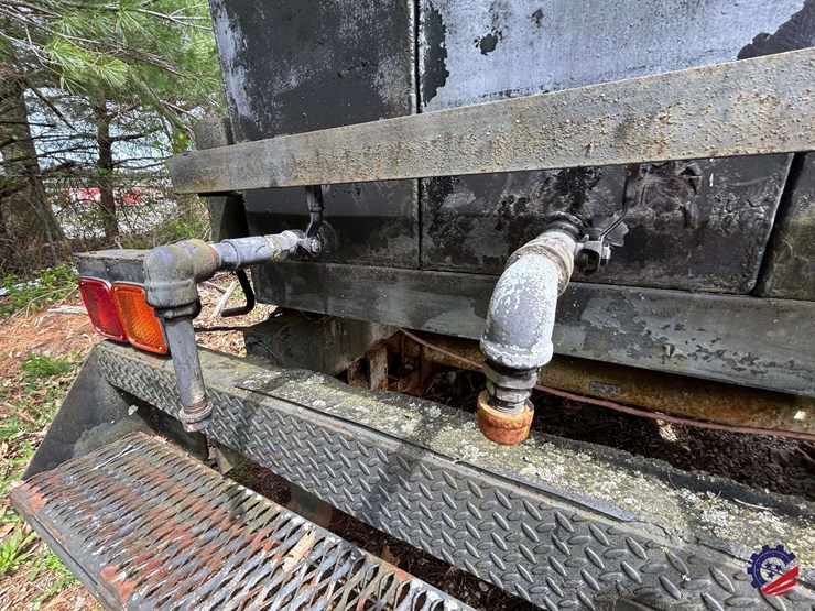 fuel-&-lube-truck-image-31