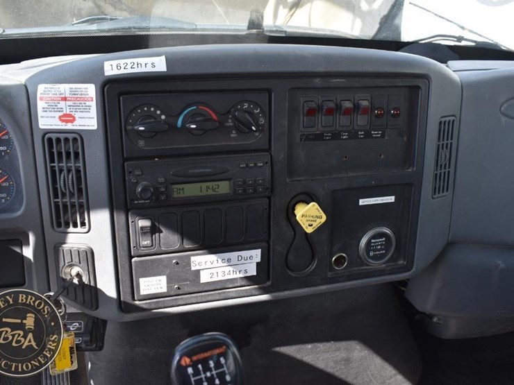 2005-international-durastar-4300-image-40