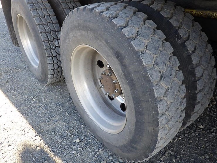 1999-international-9300-image-29