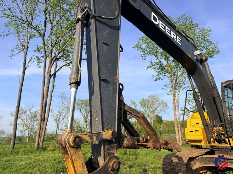 2019-deere-160g-lc-image-21