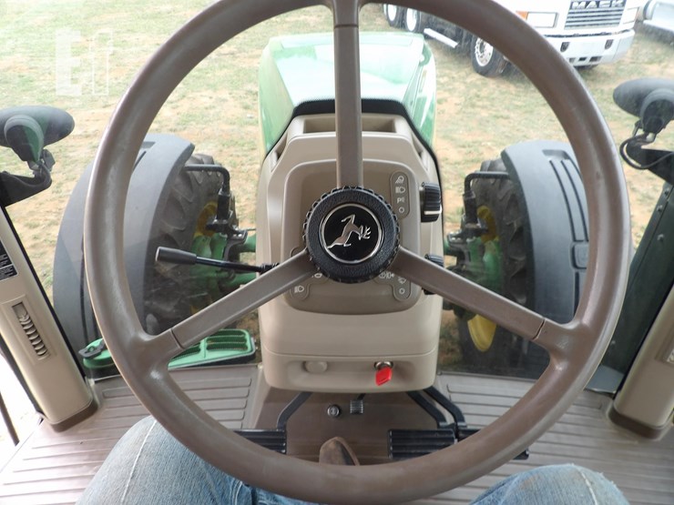 2012-john-deere-8235r-image-26