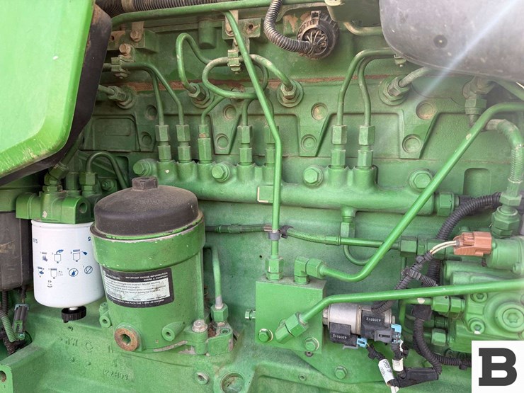 2014-john-deere-8295r-image-55