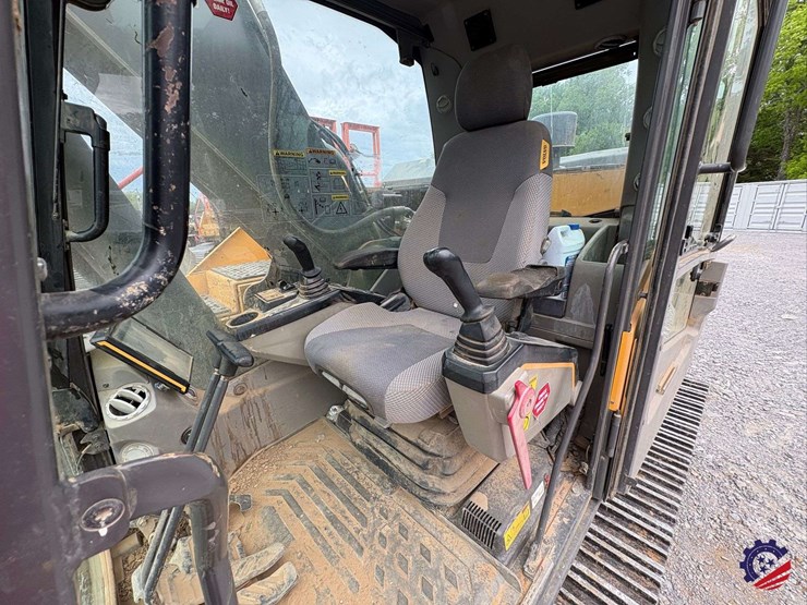 2017-volvo-ec300el-image-72