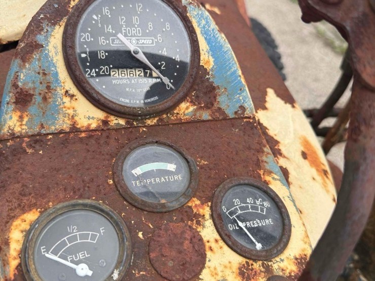 1974-ford-4000-image-17