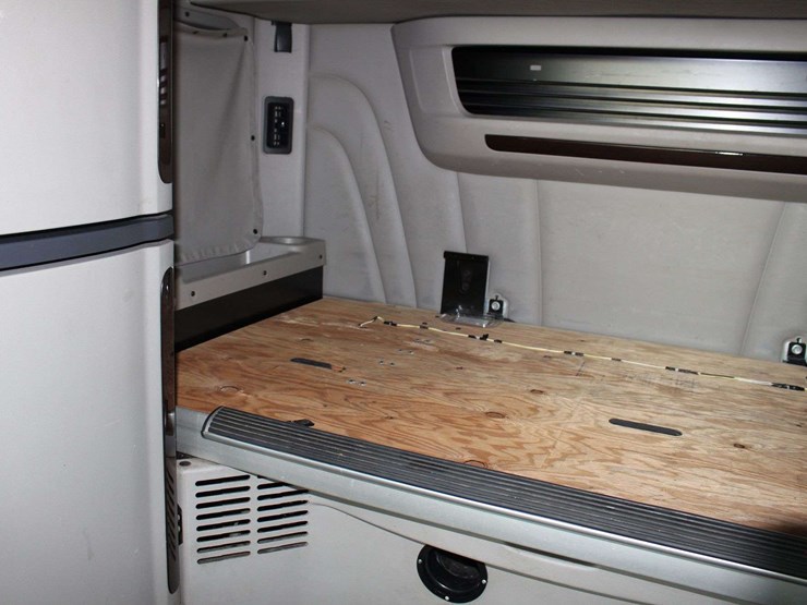 2019-peterbilt-579-image-30