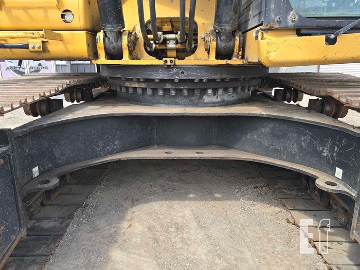 2020-caterpillar-336gc-image-28