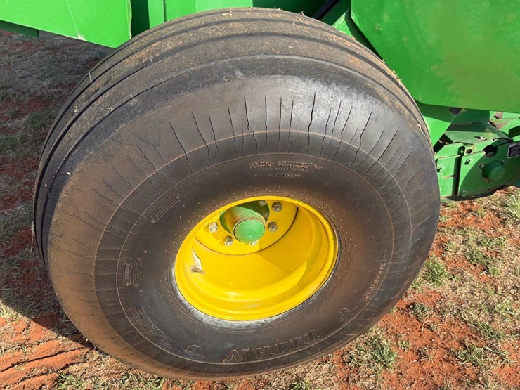 john-deere-568-image-2