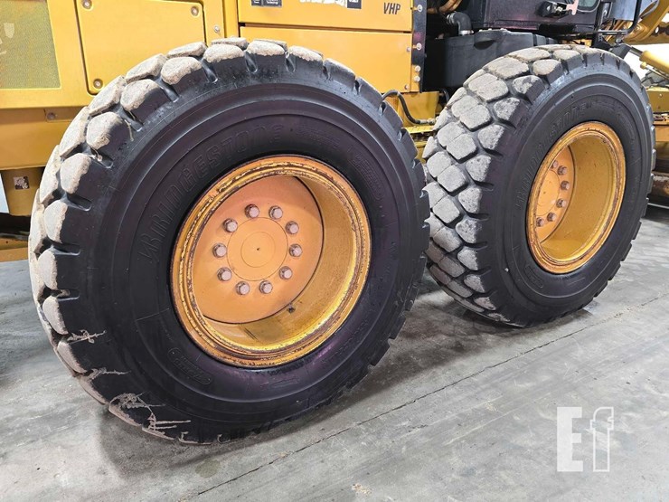 2011-caterpillar-140m2-image-28