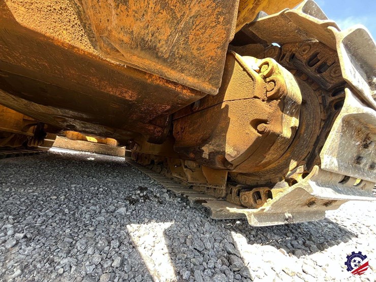 2018-komatsu-d51exi-24-image-40