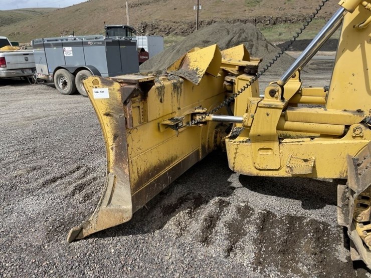 2013-komatsu-d65ex-17-image-9