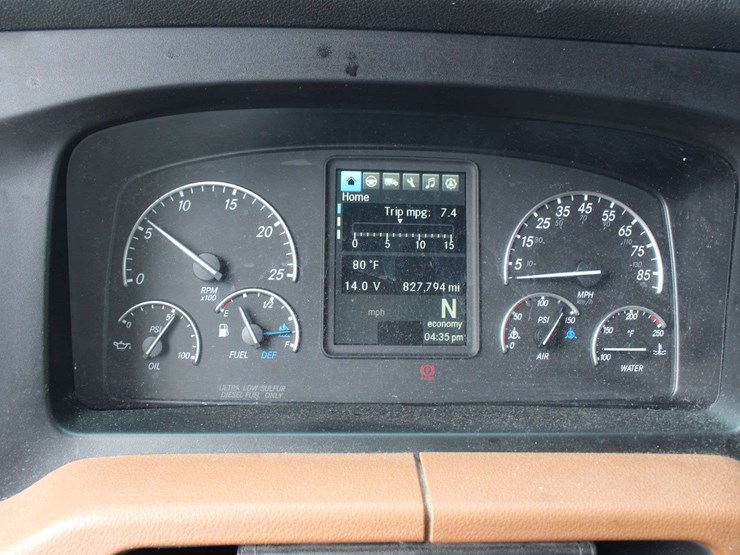 2019-freightliner-cascadia-126-image-35