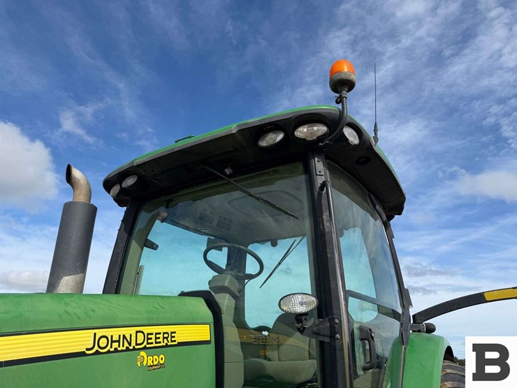 2014-john-deere-8295r-image-21