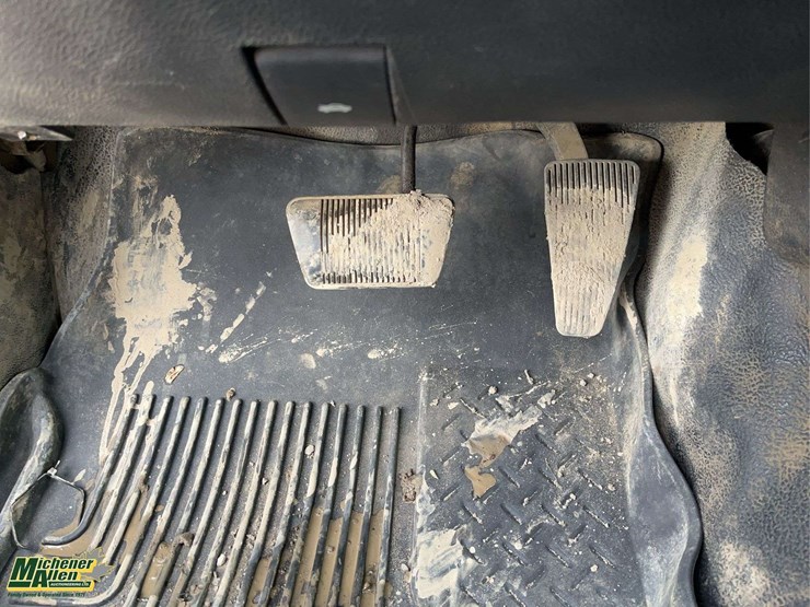 2015-dodge-3500-image-16