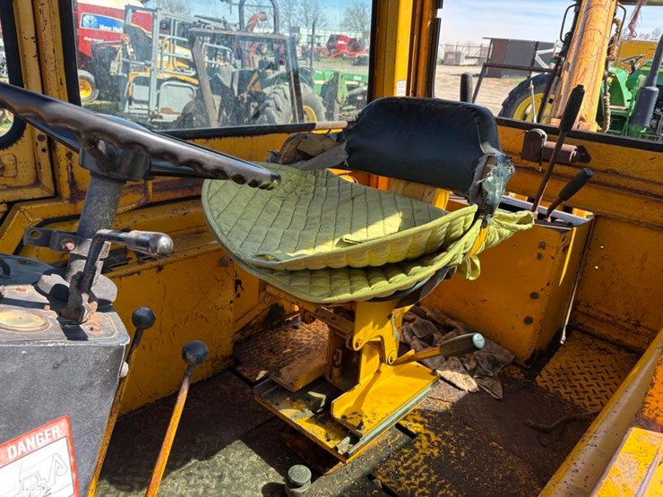 john-deere-410-image-15