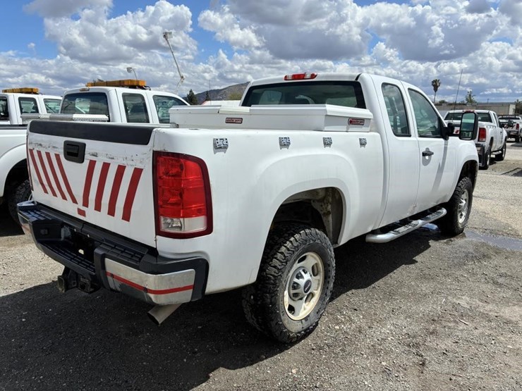 2012-gmc-sierra-2500-image-3