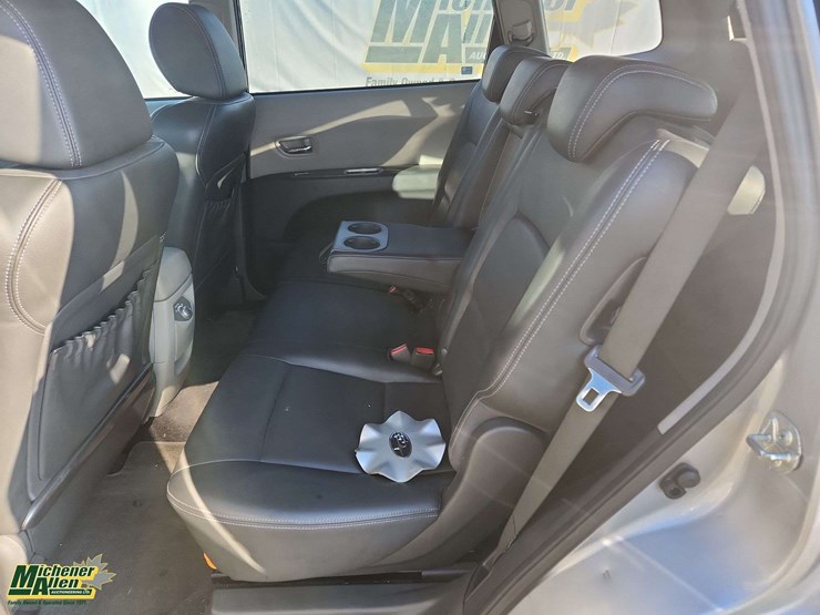 2011-subaru-tribeca-image-18