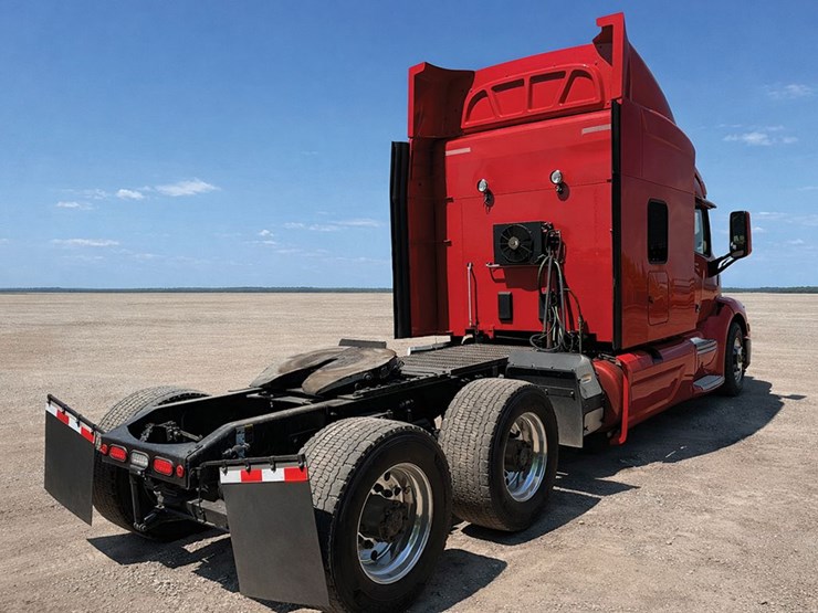 2019-peterbilt-579-image-2