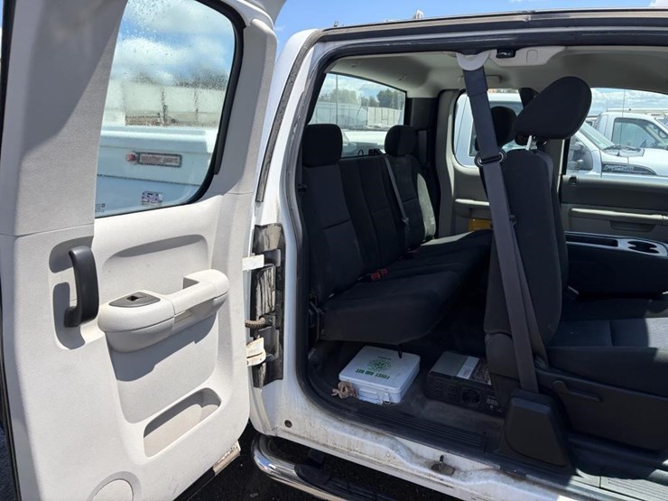 2012-gmc-sierra-2500-image-10