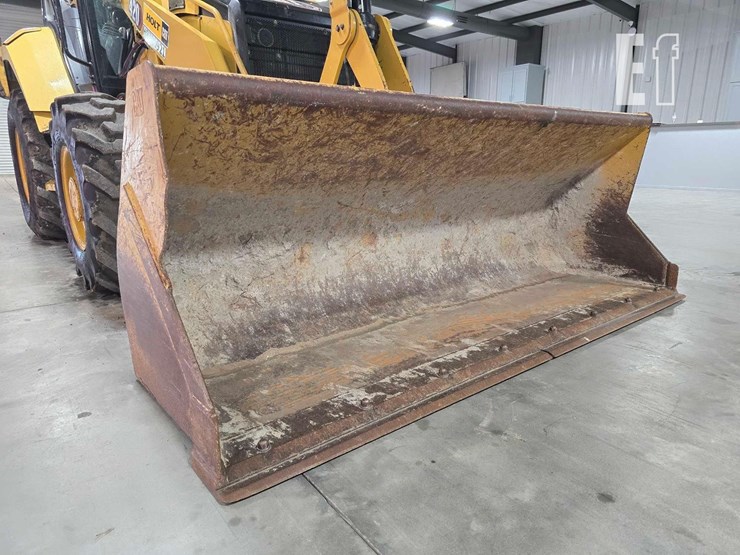 2021-caterpillar-420-image-10