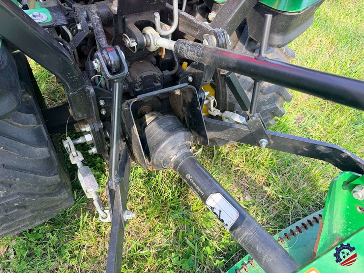 2025-john-deere-1023e-image-58