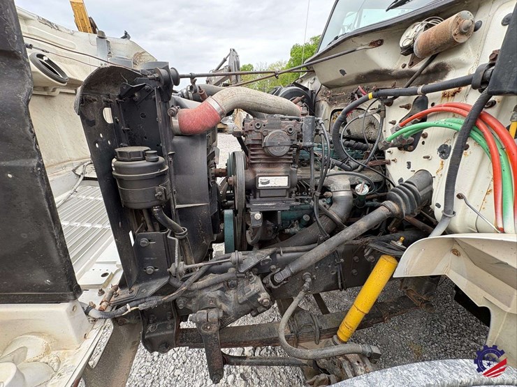 1993-international-4700-image-43