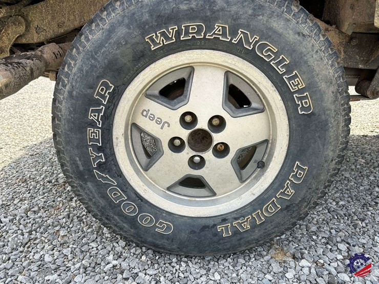 1994-jeep-wrangler-image-25