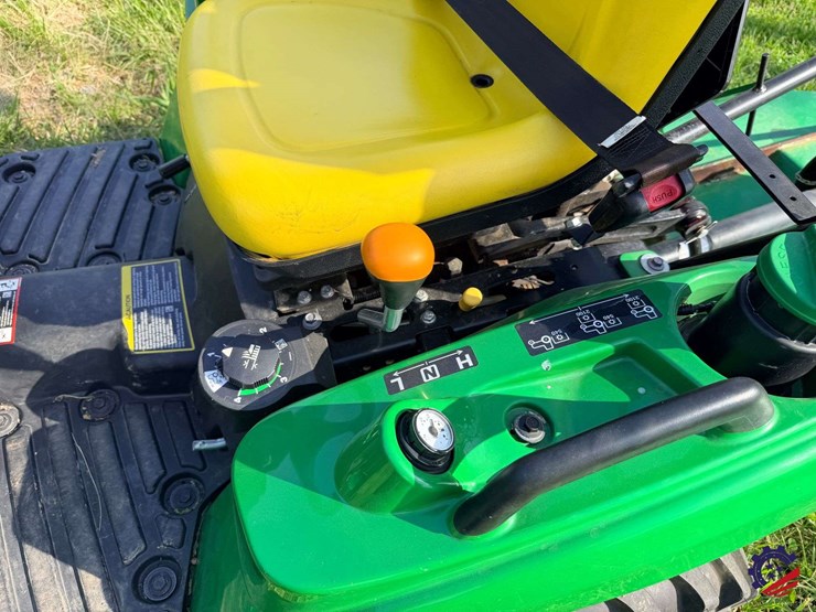 2025-john-deere-1023e-image-39