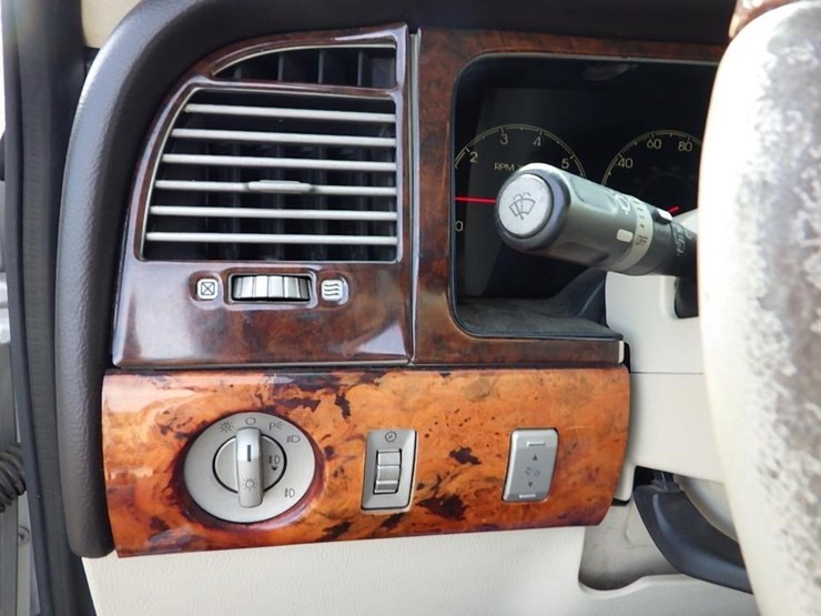 2003-lincoln-navigator-image-30