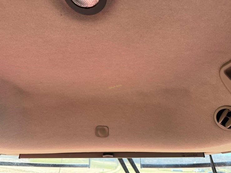 2014-case-ih-8230-image-63