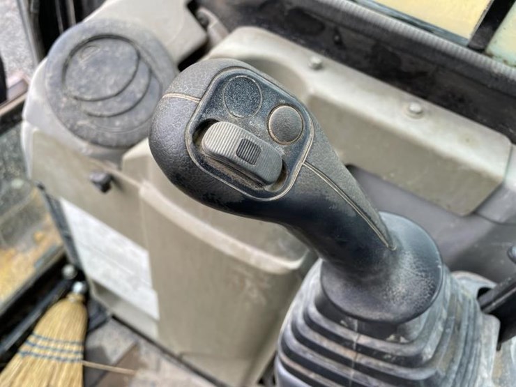 2011-caterpillar-305d-cr-image-31