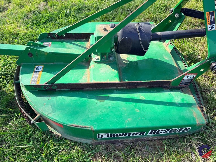 2025-john-deere-1023e-image-12