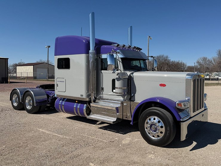 2024-peterbilt-389-image-1